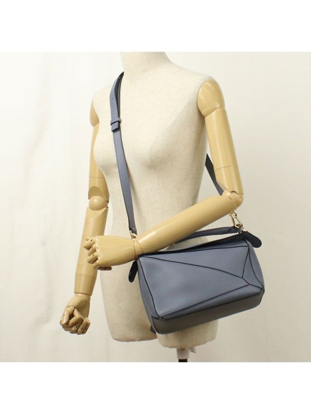 Loewe Small 2-Way Puzzle Handbag Calfskin - Picture 9 of 9